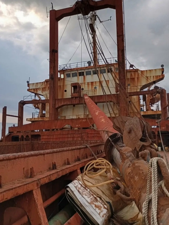 Корабль «Рио» — севший на мель у Кабардинки сухогруз