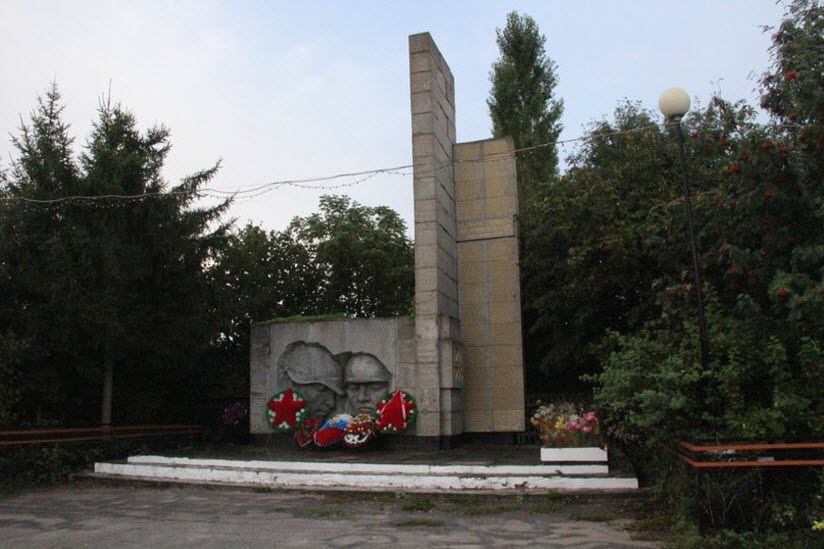 Монумент в честь павших в боях Великой Отечественной войны