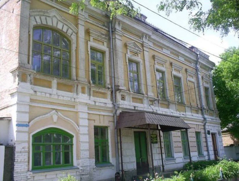 Здание бывшего станичного правления и дворянского клуба