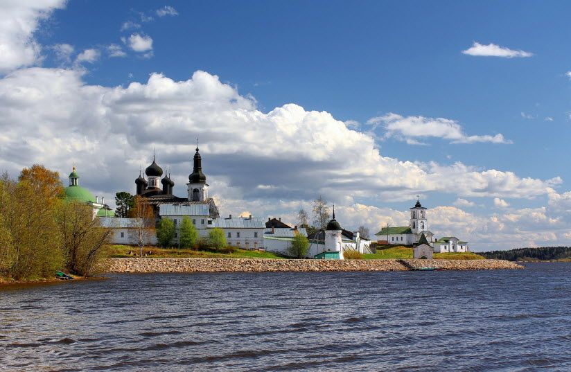 Горицкий Воскресенский монастырь на фото