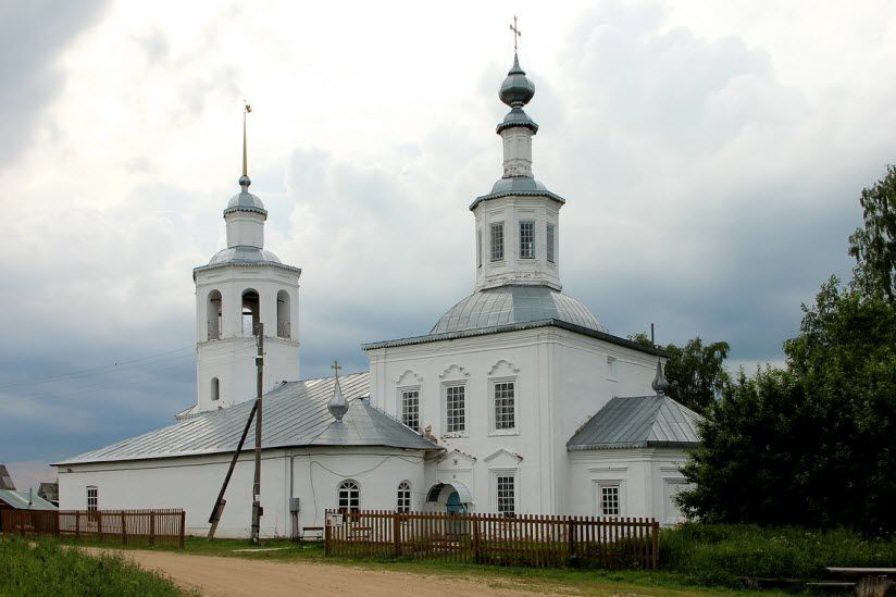 Церковь Троицы Живоначальной в Вондокурье