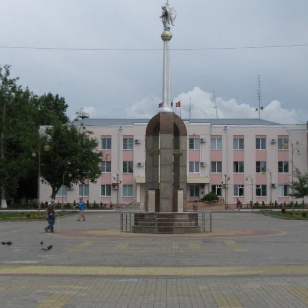 Памятник Первопоселенцам земли Лабинской