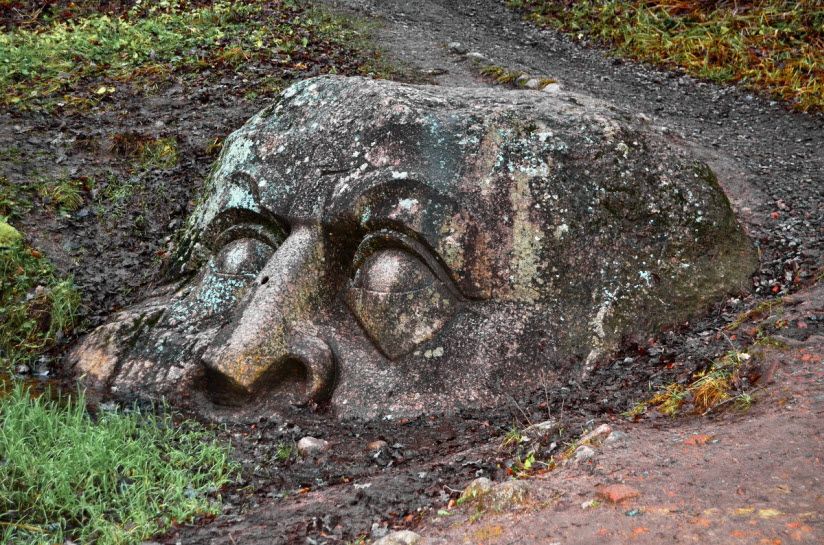 Камень-голова