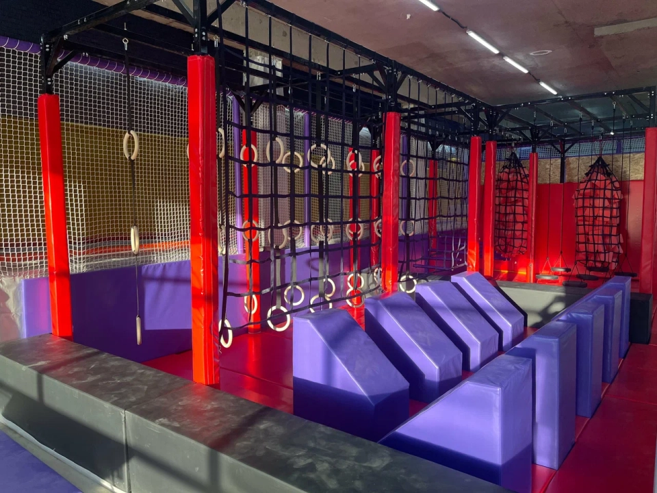 Батутный парк «Неваляшка»