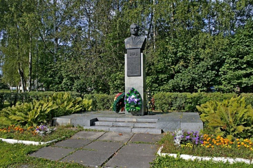 Памятник Б.Г. Музрукову