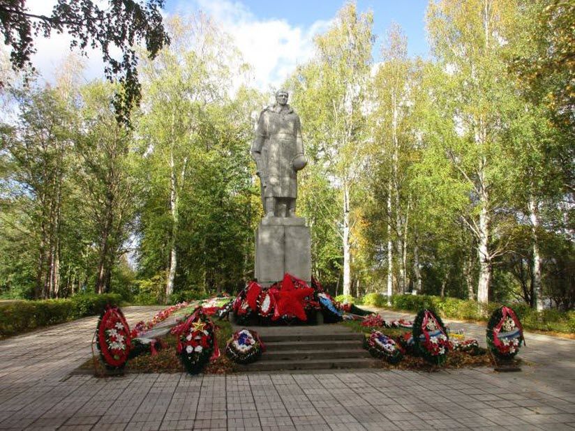 Памятник «Скорбящий солдат»