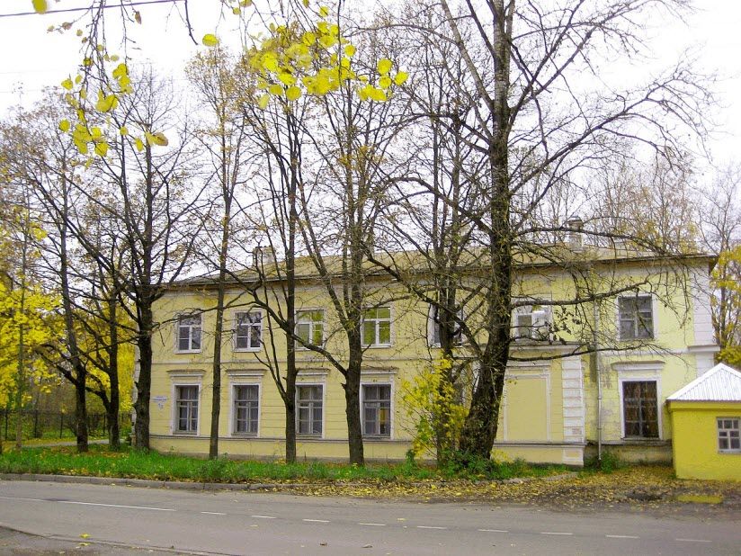 Дворцовые конюшни