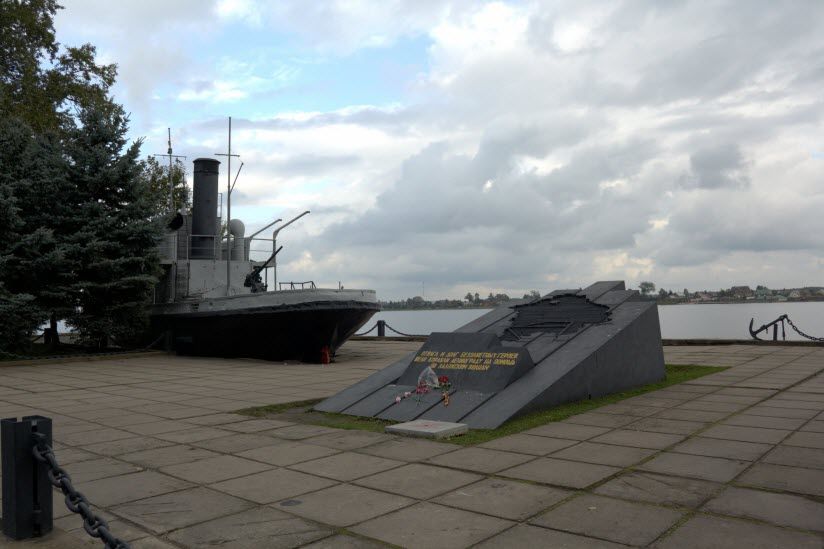 Памятник Ладожской военной флотилии