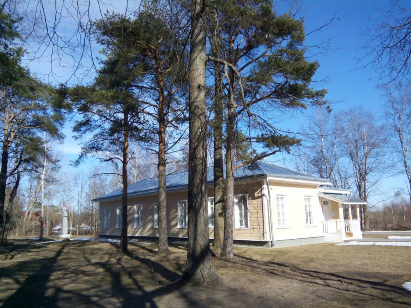 Здание офицерского собрания