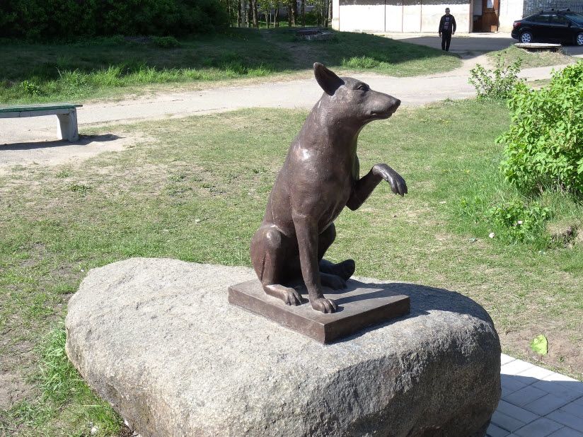 Памятник псу Юрику