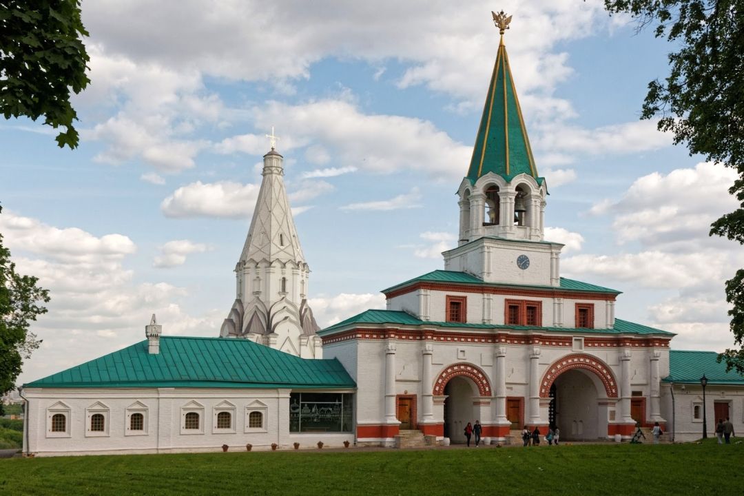 ТОП-35 самых красивых усадеб Москвы: куда сходить и что посмотреть