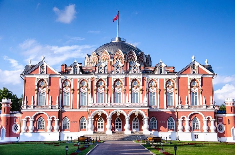 Петровский путевой дворец