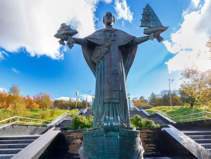 Памятник Святителю Николаю