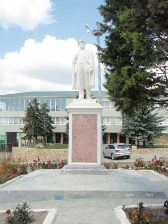 Памятник В.И. Ленину