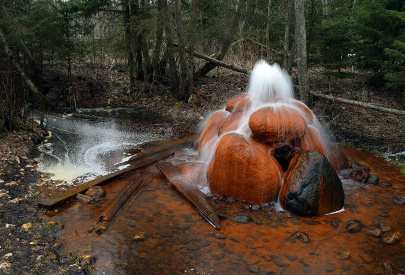 Природный фонтан в д. Меглецы