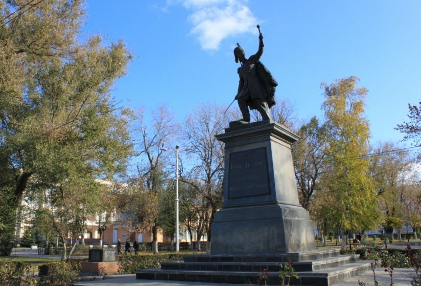 Памятник Платову