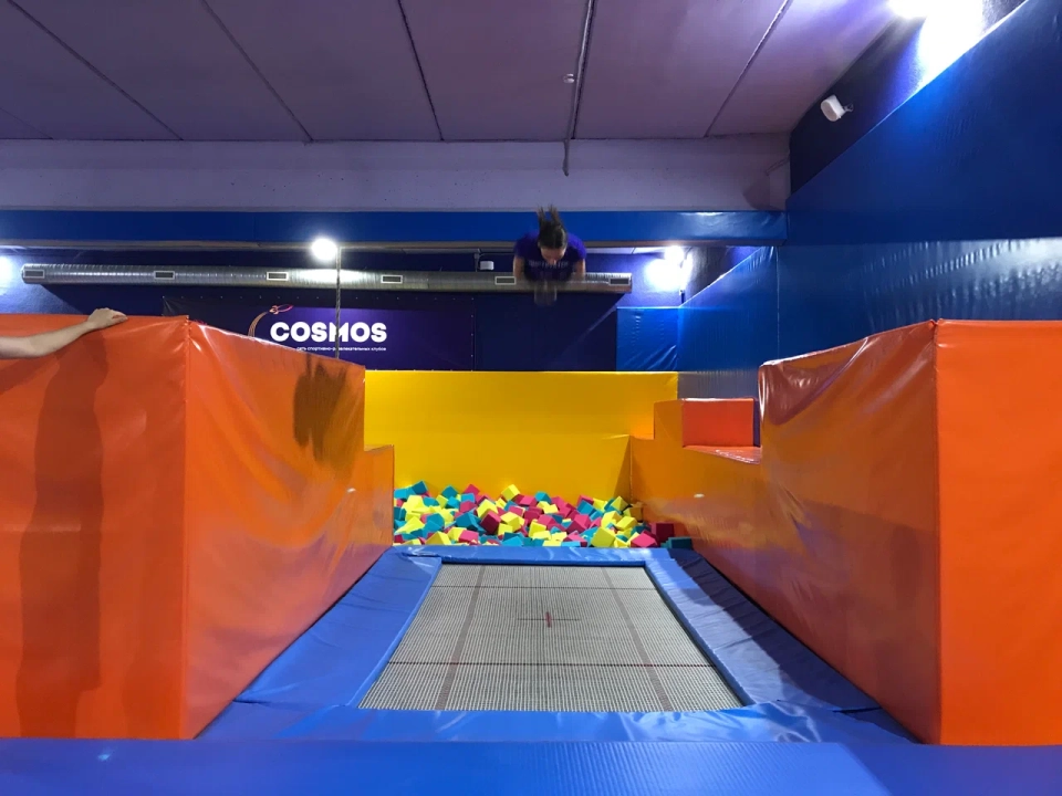 Батутный клуб «Cosmos»