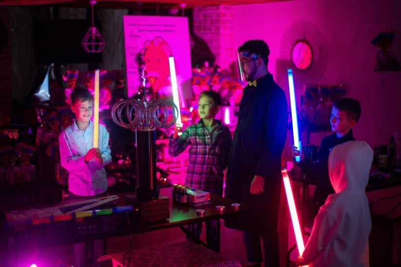 Научная ёлка в лофт-пространстве «Линза»