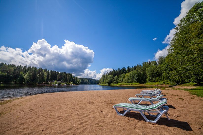 Пляж туристической базы «Хижина»