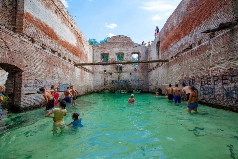 купающиеся на Парамонах