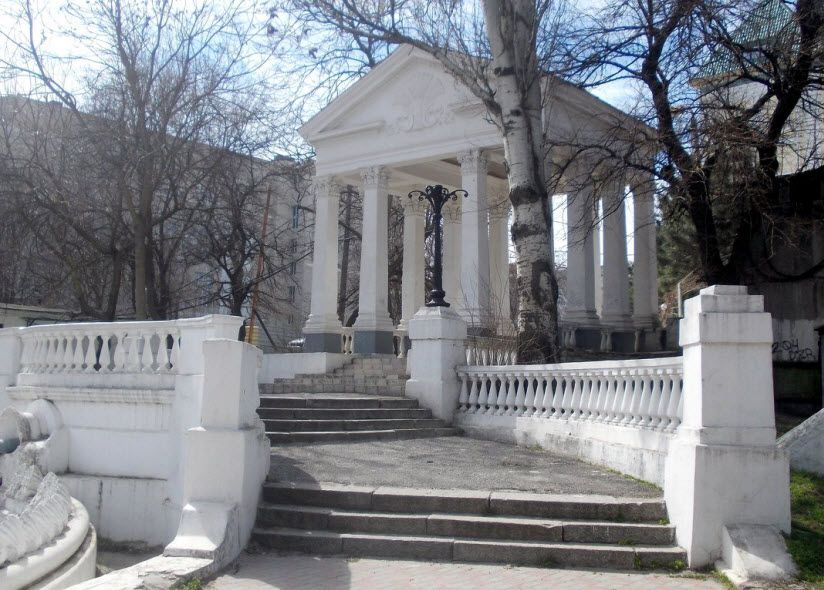 ротонда в парке