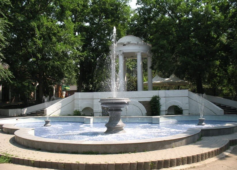 фонтан у Ротонды