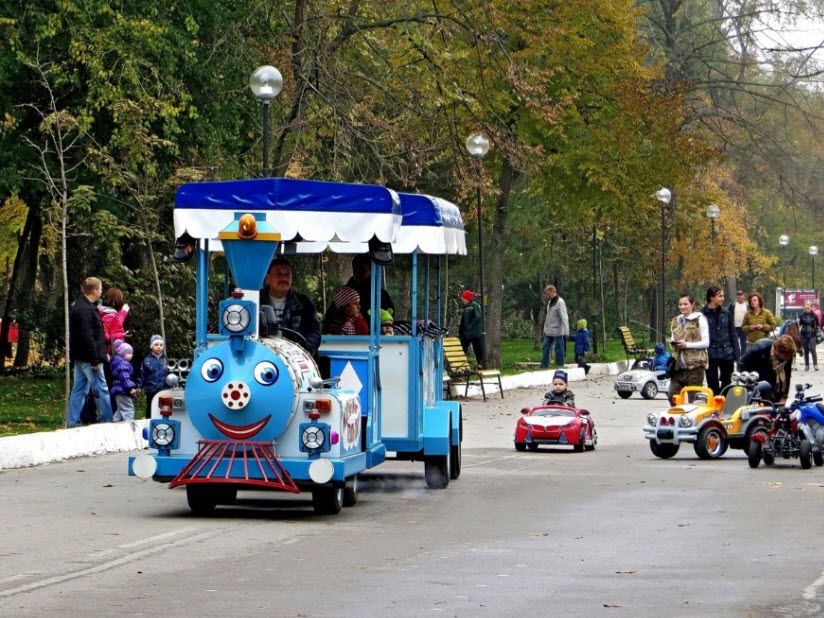аттракционы в парке Горького