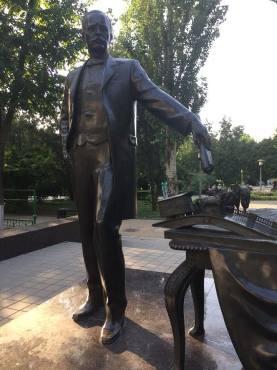 памятник А. Байкову