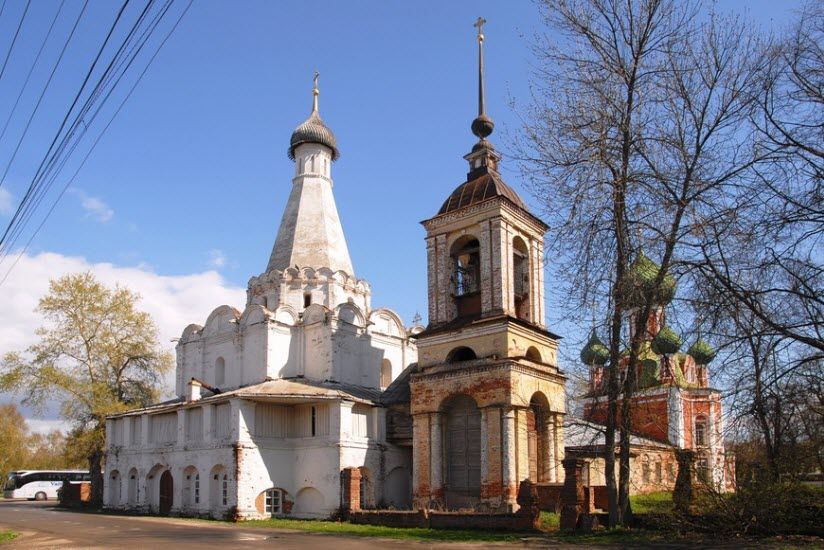 Храм Петра митрополита