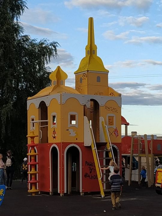 Дмитриевский сквер и площадка «Ленинградская»