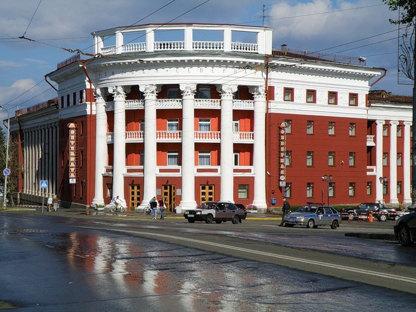 Здание гостиницы Северная