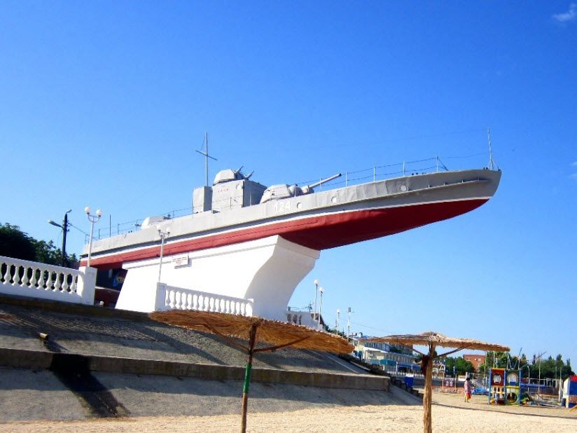 Памятник морякам Азовской флотилии