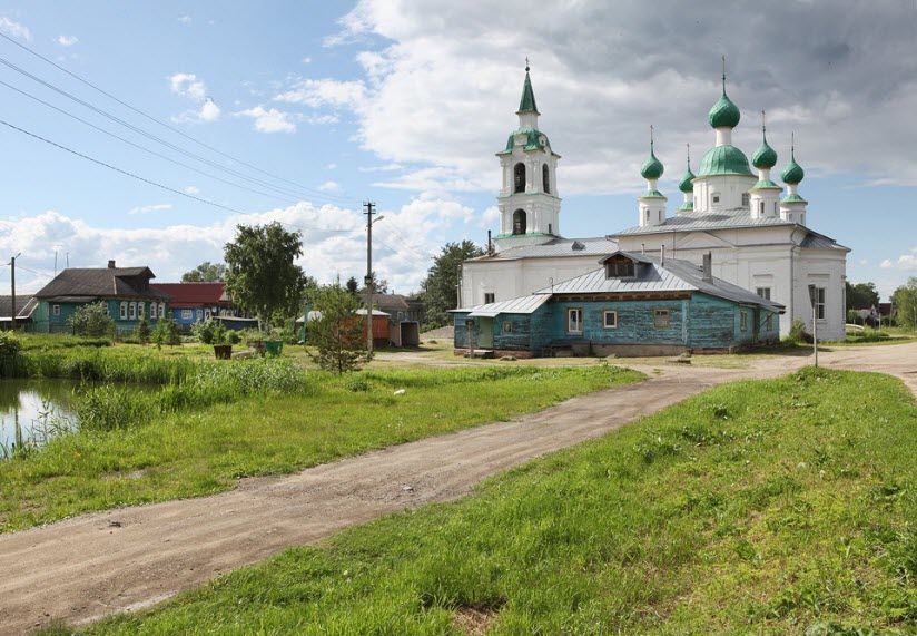 Церковь Андрея Стратилата в Сулости