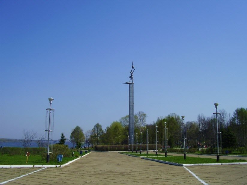 Обелиск Славы в Волжском парке
