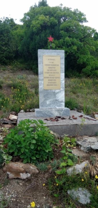 Памятник летчику А.Ф. Лактионову