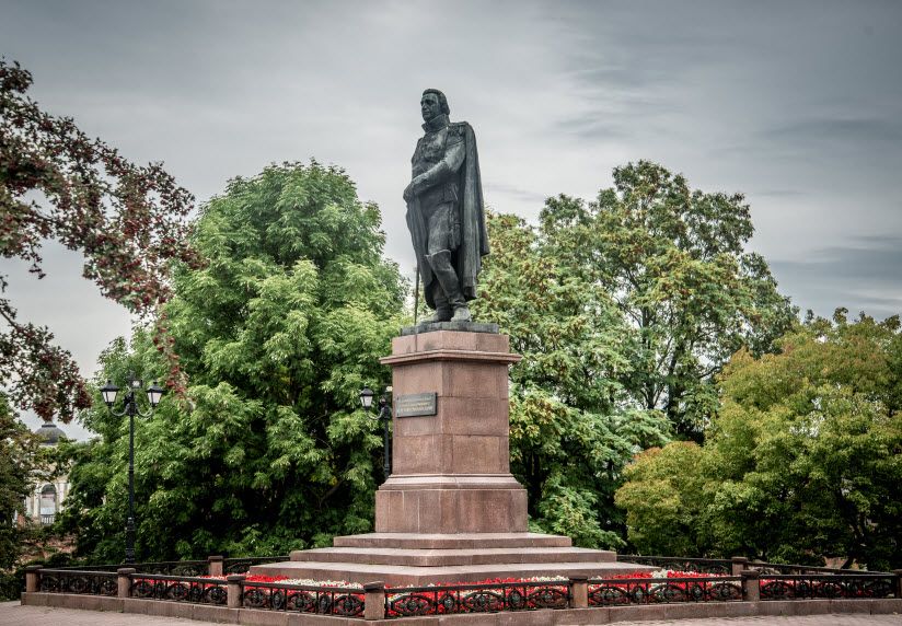 Памятник Кутузову