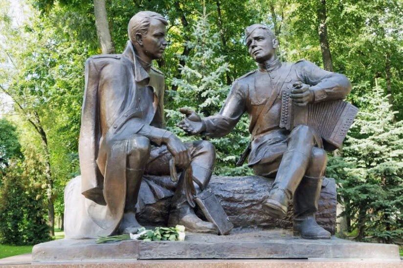 Памятник Твардовскому