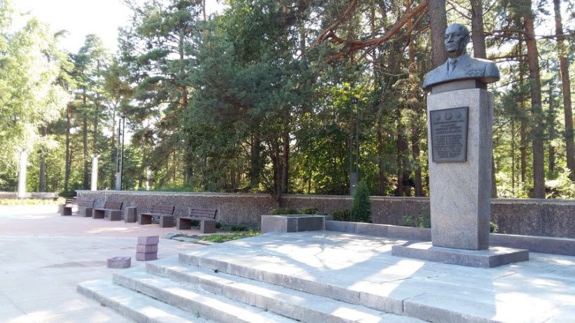 Бюст академика А.П. Александрова