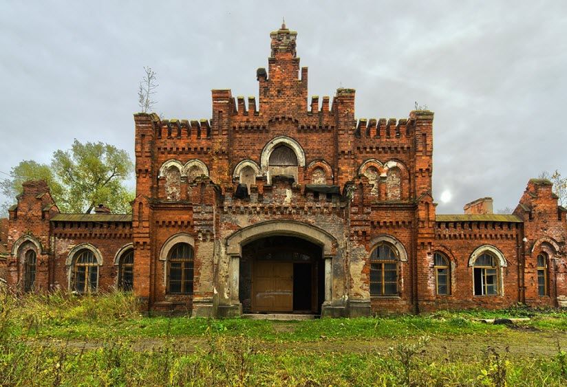 Конюшенный двор