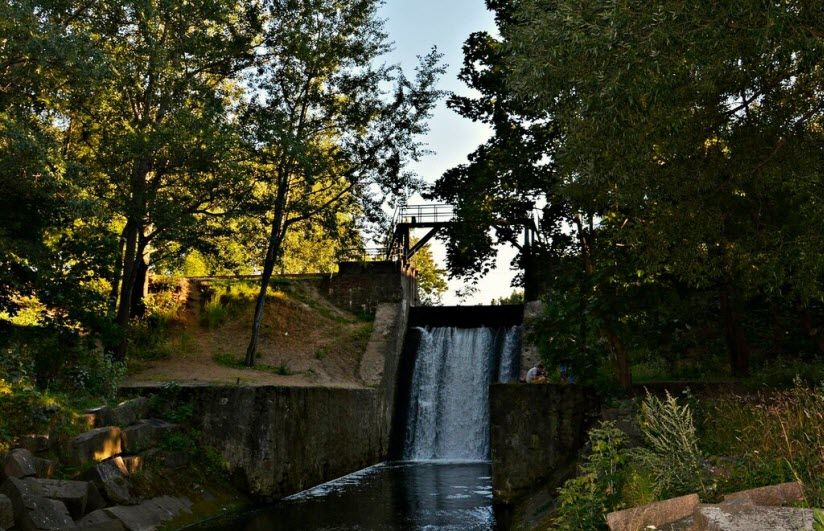 Мост-плотина на Стрелке