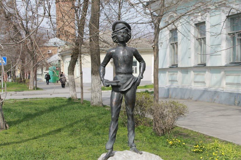 Скульптура Артёмка