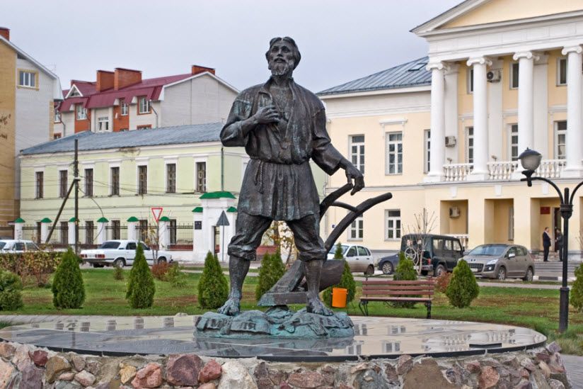 Памятник тамбовскому мужику