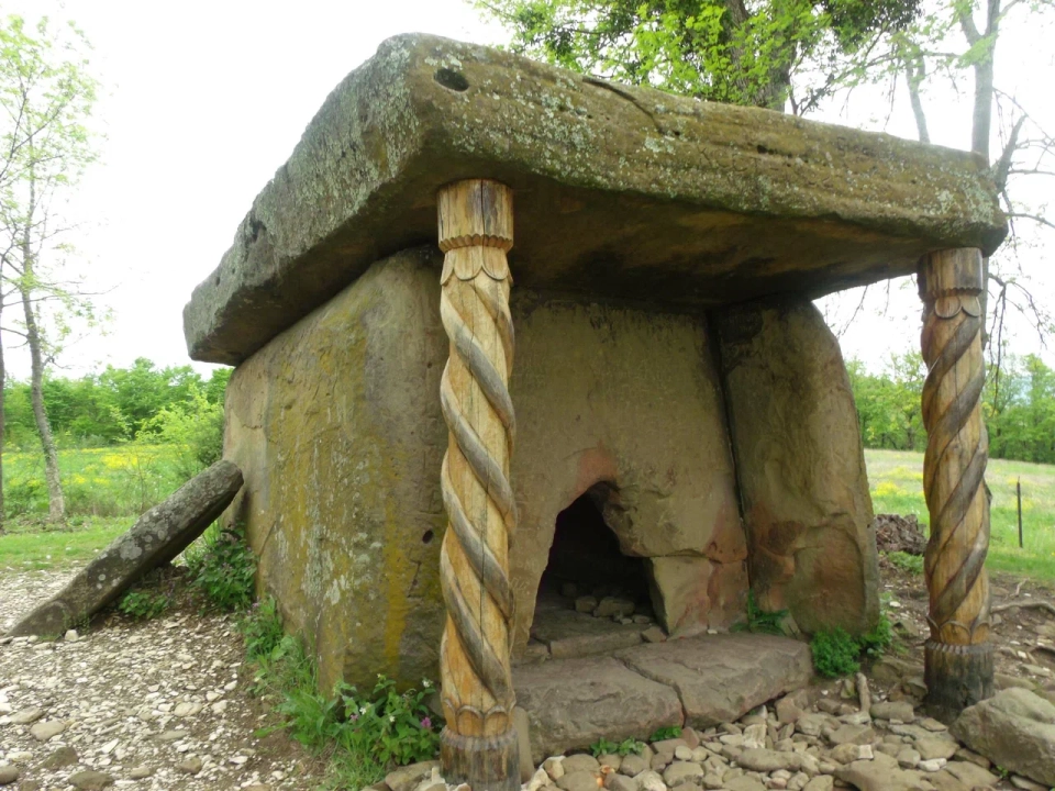 Дольмен «Хан»