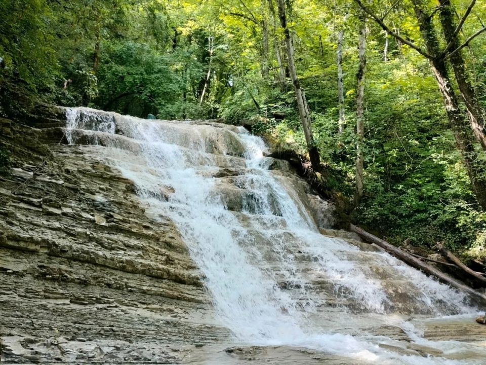 Каскады в Кокчарской щели и Горляновом ручье