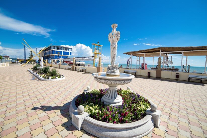 Лазаревская набережная