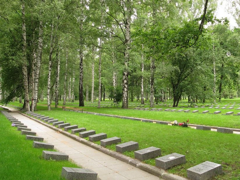 Пискаревское мемориальное кладбище
