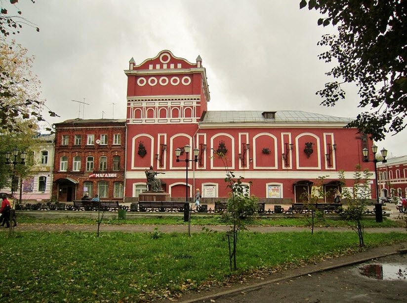 Драматический театр