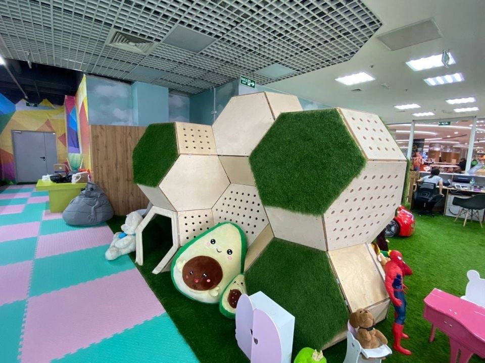 Развлекательный клуб Happyville