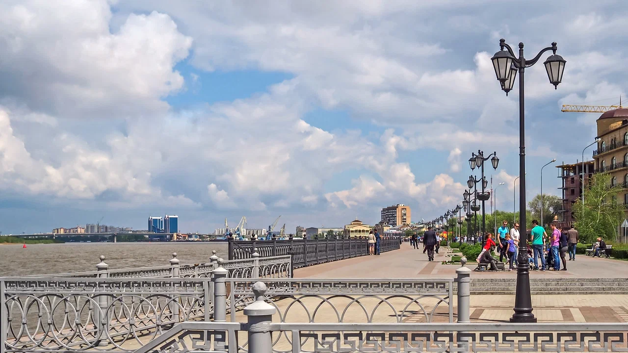 Петровская набережная