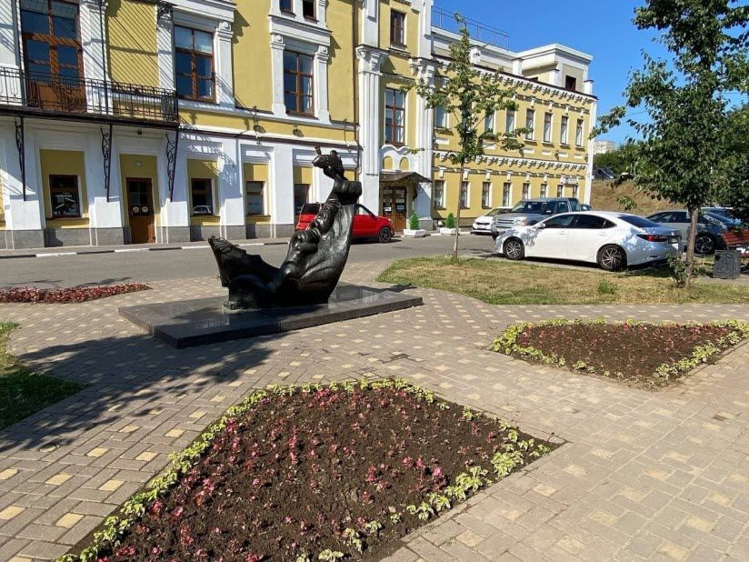 Художественная набережная